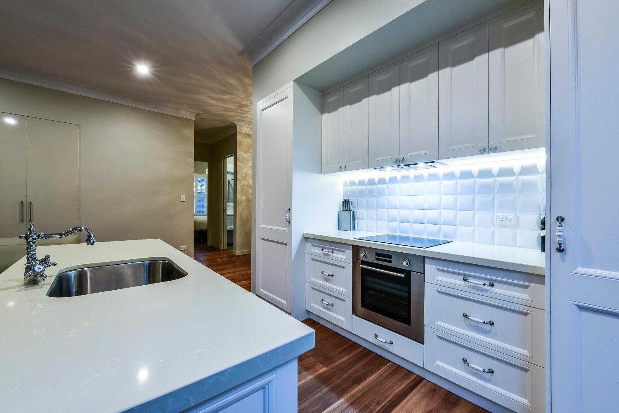 Aloha Central Luxury Apartments Маунт Гамбиър Стая снимка
