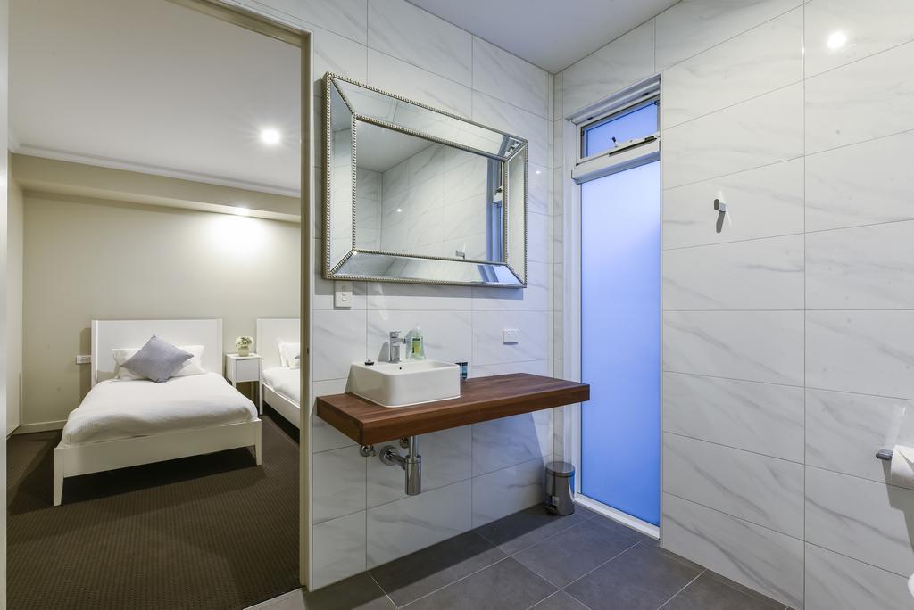 Aloha Central Luxury Apartments Маунт Гамбиър Екстериор снимка