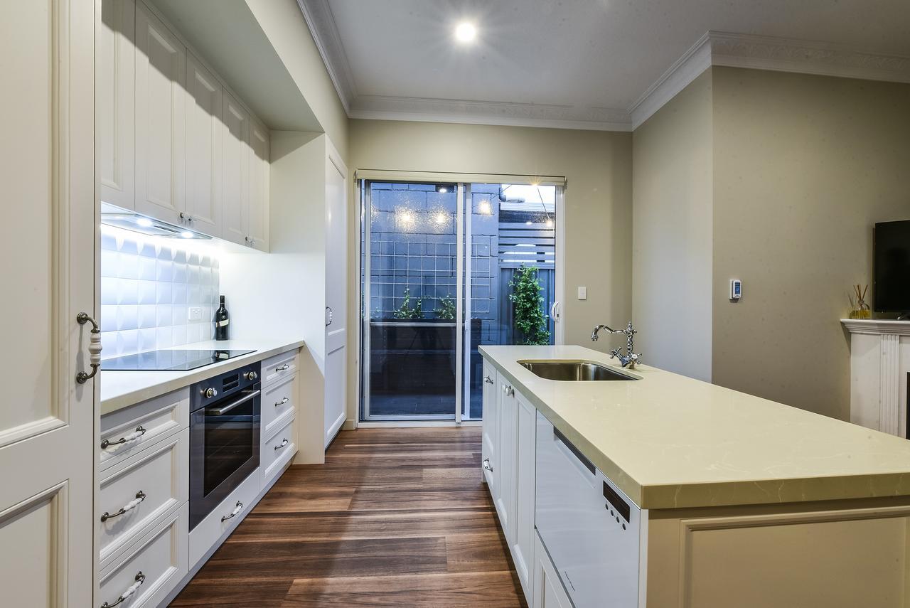 Aloha Central Luxury Apartments Маунт Гамбиър Екстериор снимка
